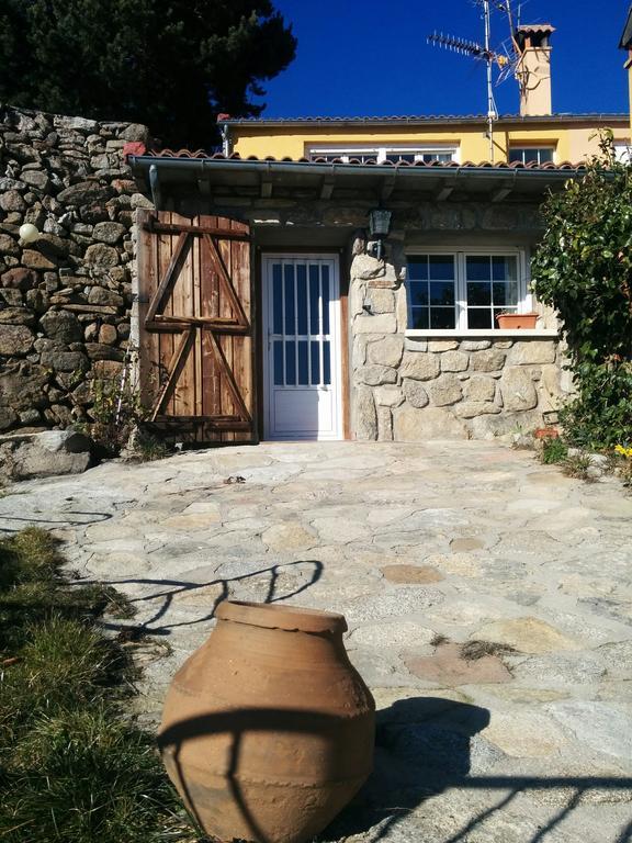 Casa Rural Almanzor ナバレドンダ・デ・グレドス エクステリア 写真